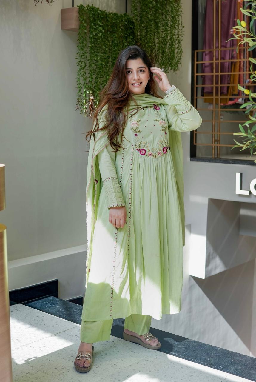 Blush Pink Embroidered Ethnic Kurta Set with Dupatta