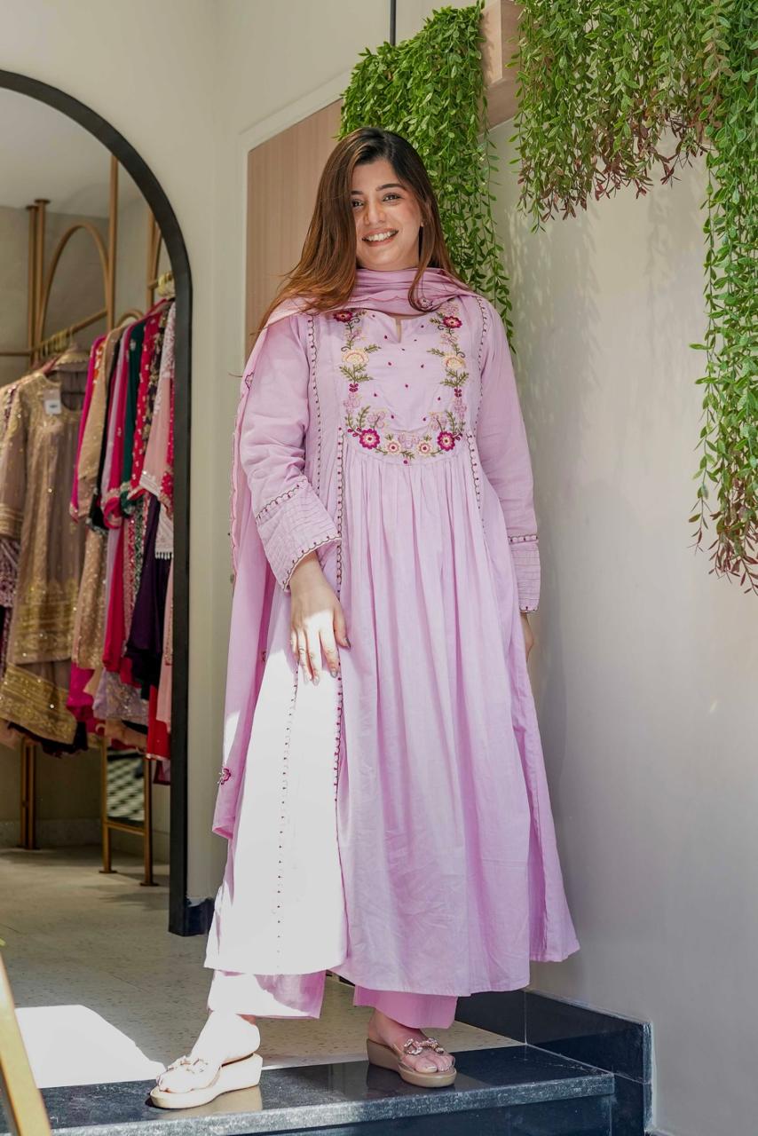 Blush Pink Embroidered Ethnic Kurta Set with Dupatta
