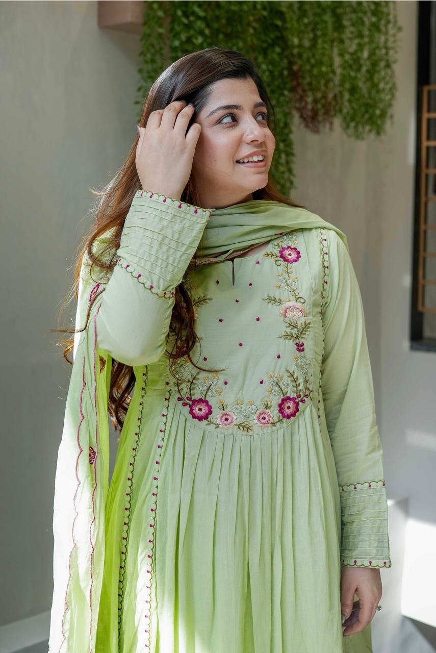 Blush Pink Embroidered Ethnic Kurta Set with Dupatta